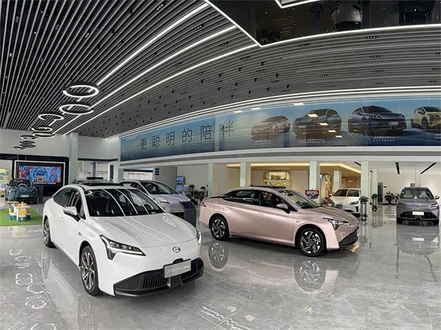 新车展示区