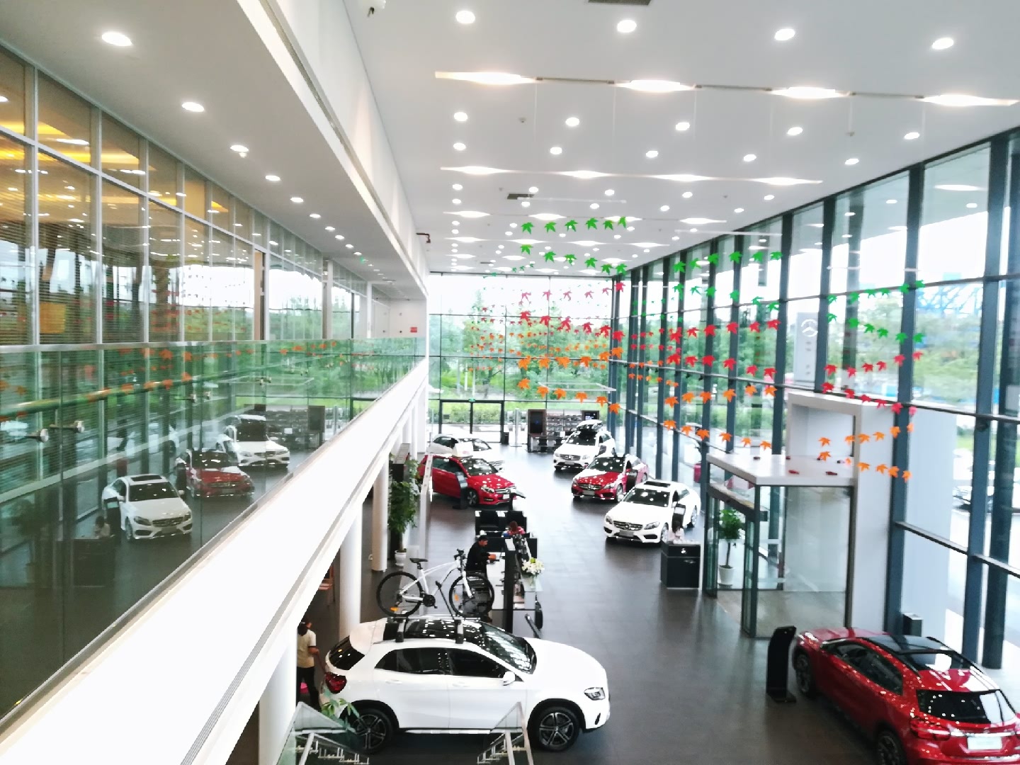 重庆仁星奔驰4s店