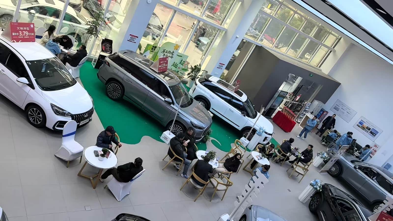 新车展示区