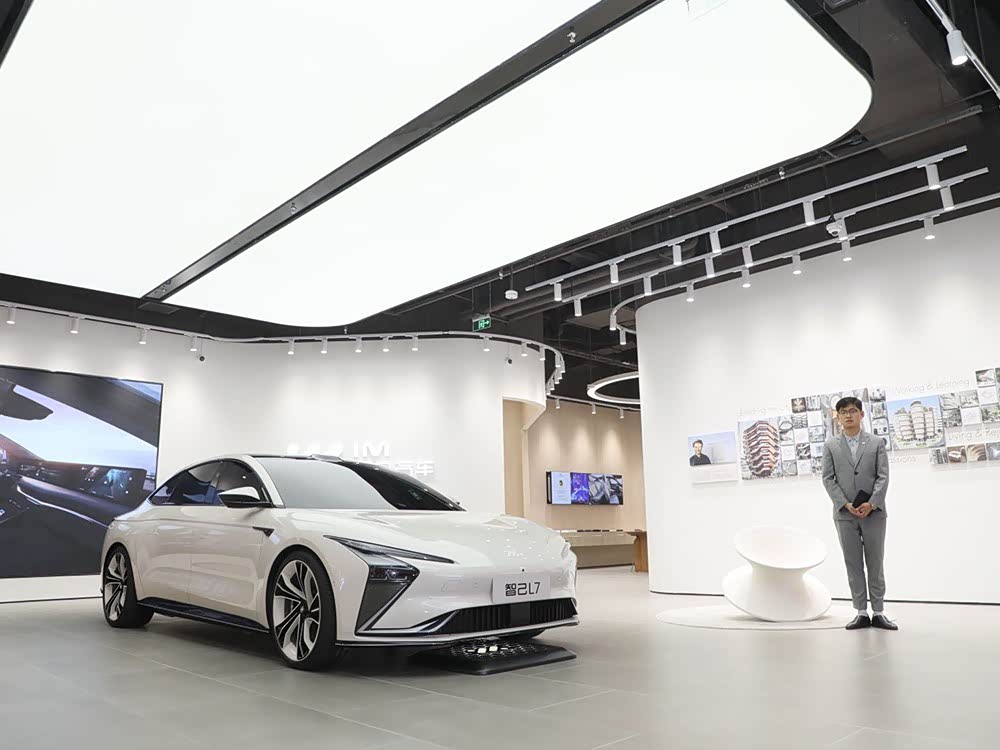 新车展示区