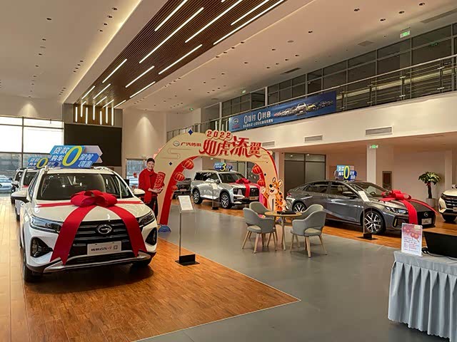 新车展示区