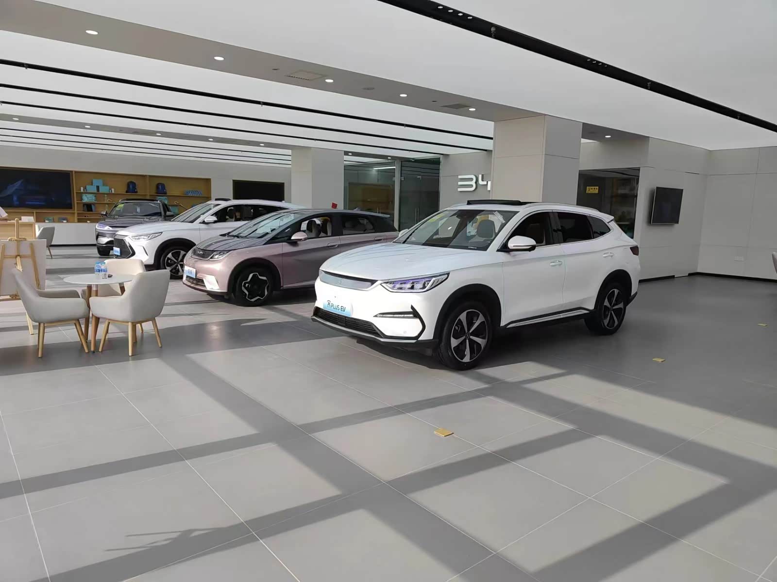 新车展示区