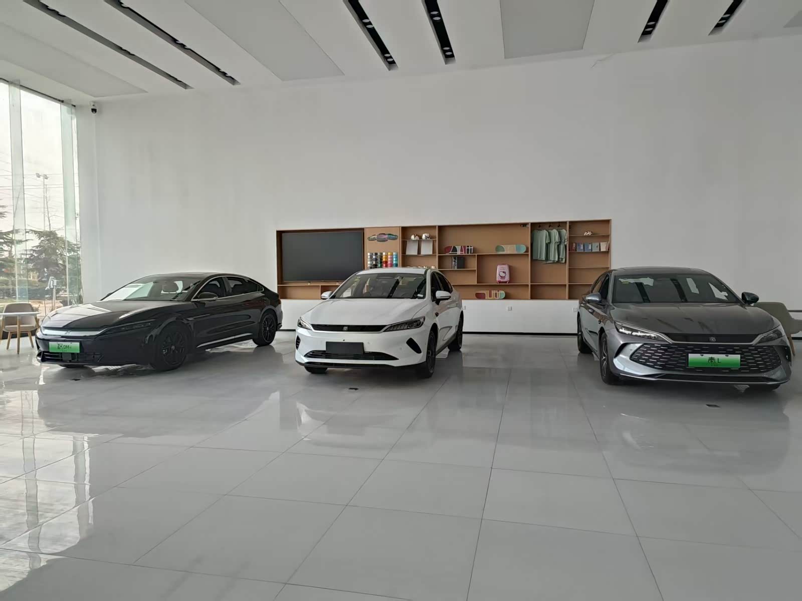 新车展示区