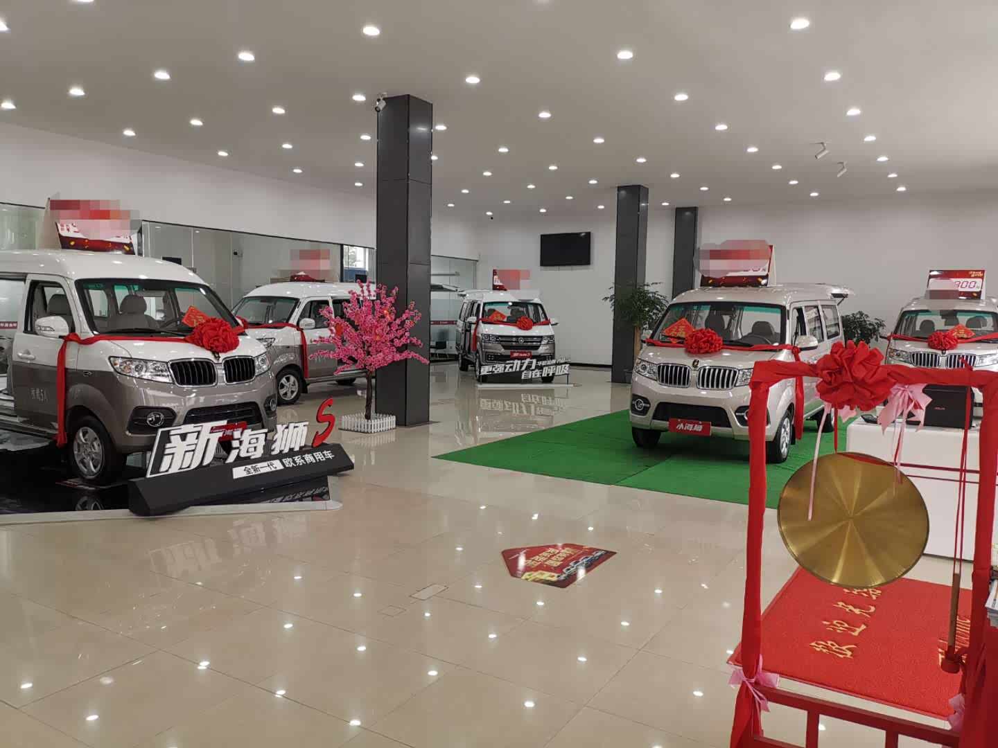 新车展示区