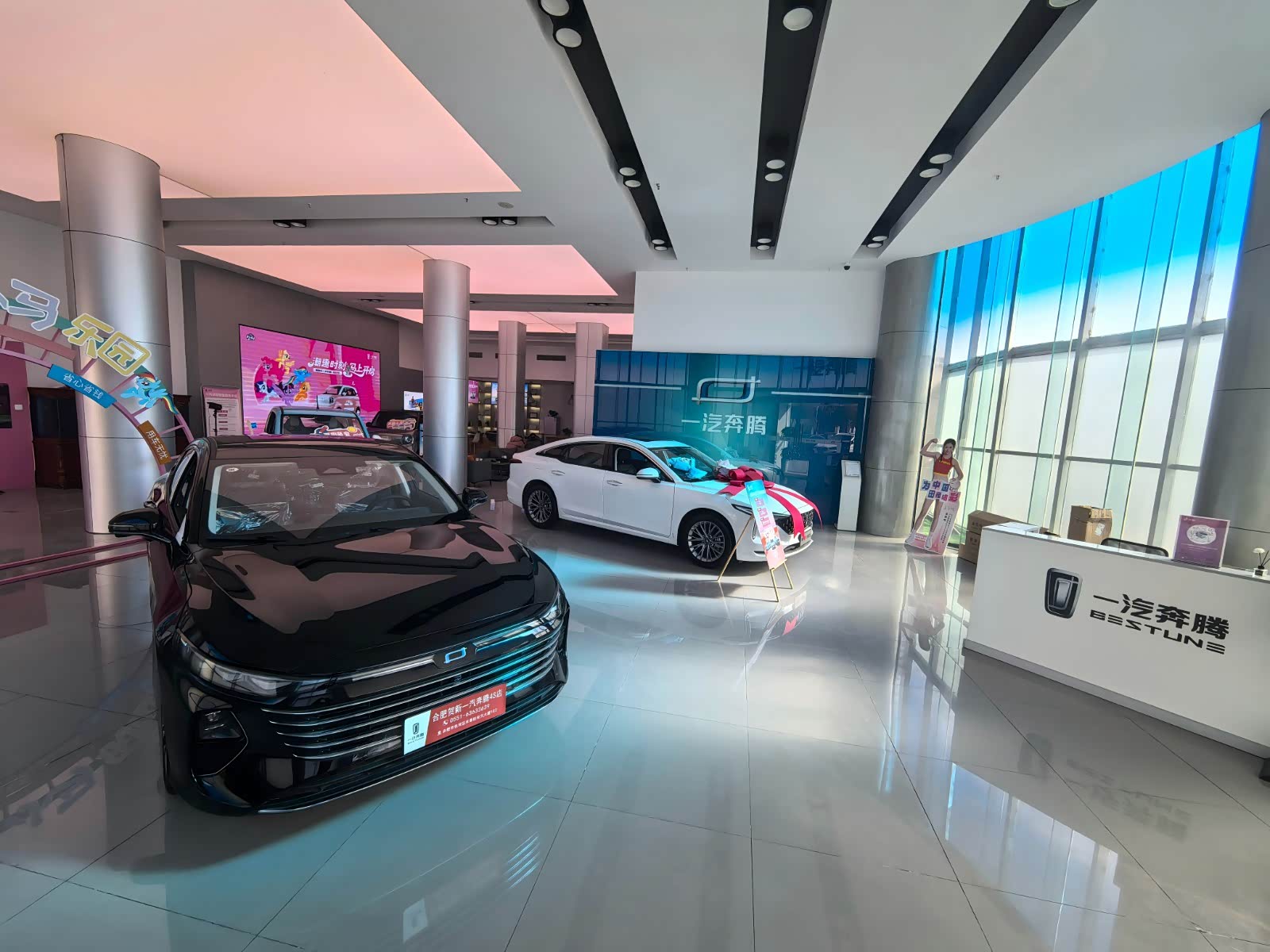 新车展示区