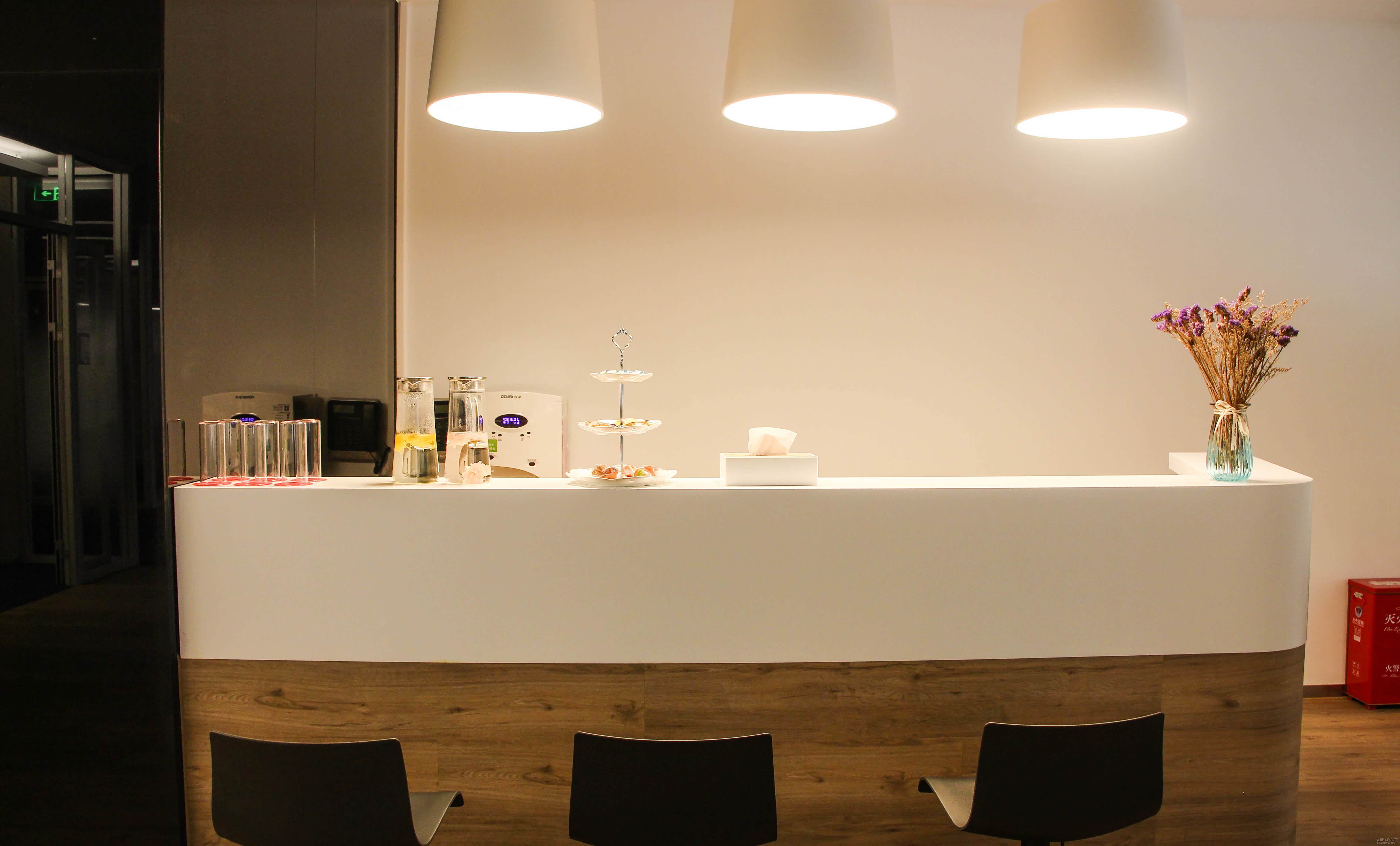 中升星辉奔驰军运村店 休息区