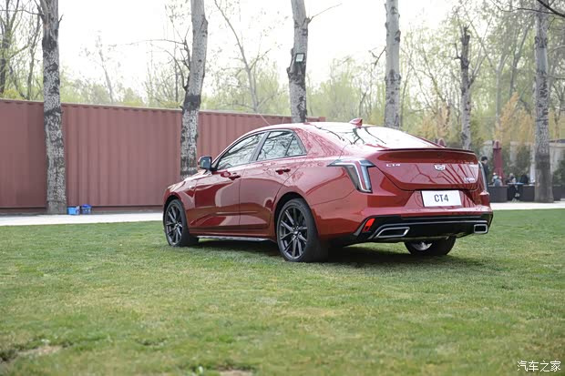 凯迪拉克ct4外观迷人动力充沛适合家用