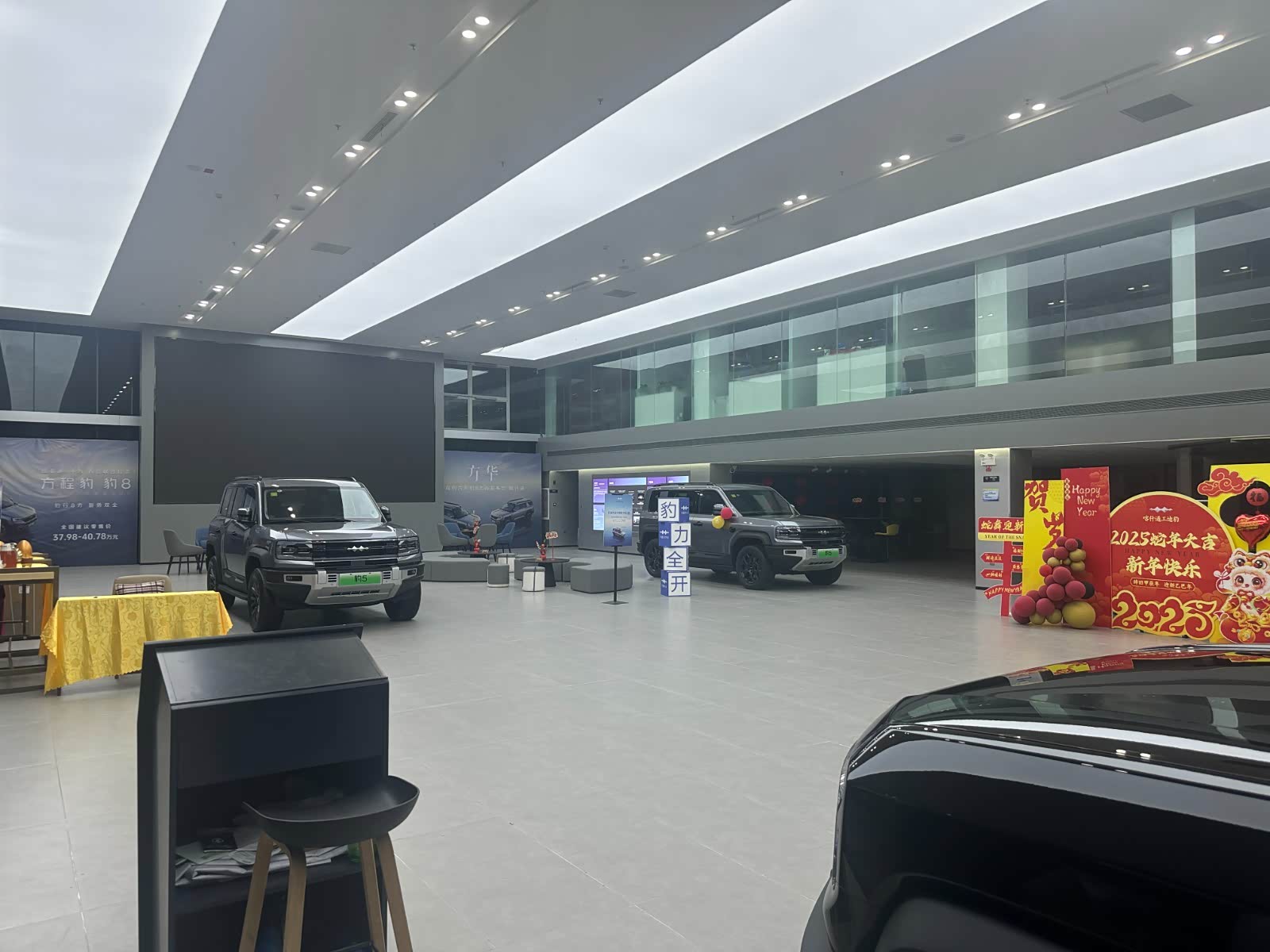 新车展示区