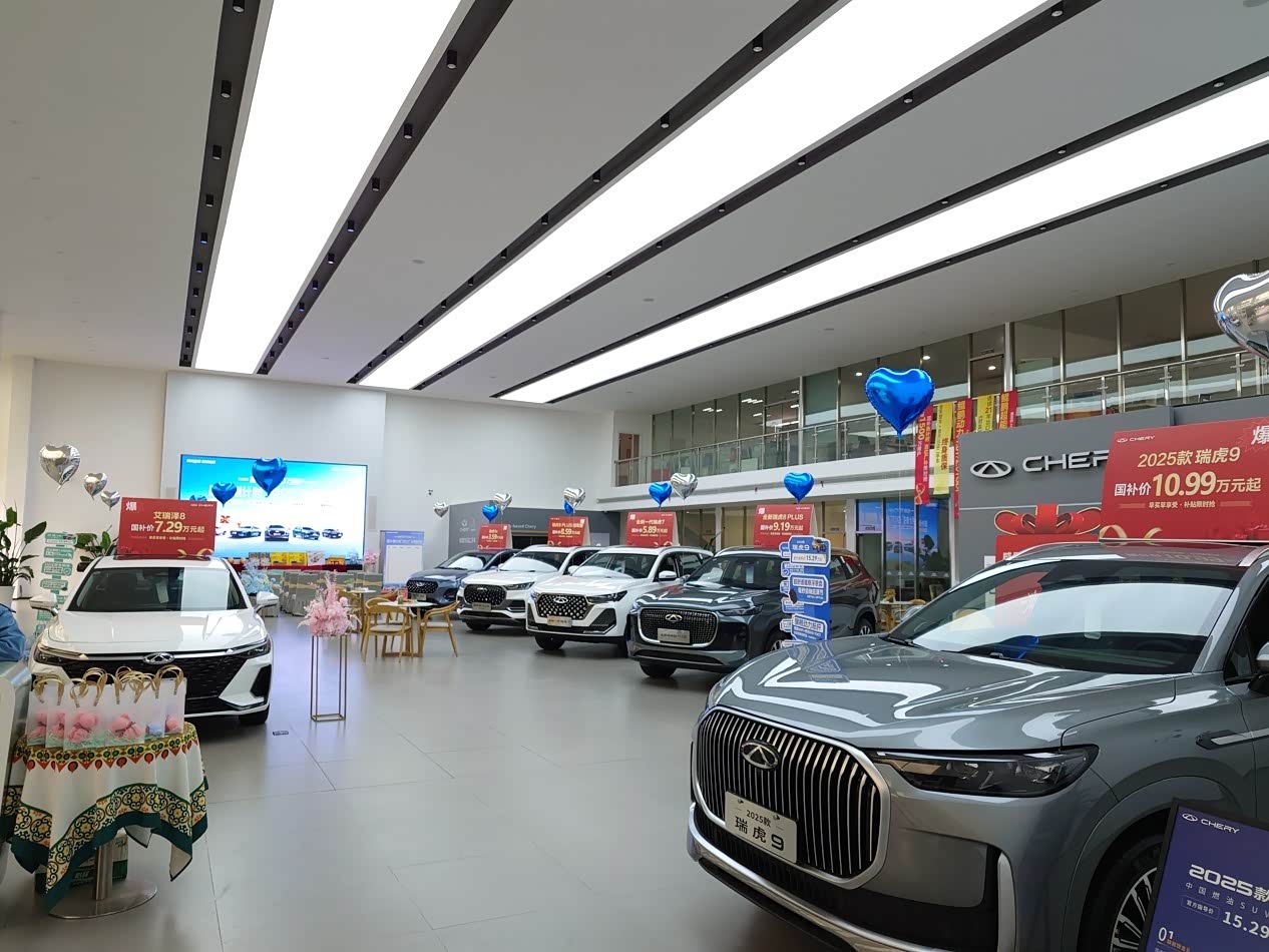 新车展示区
