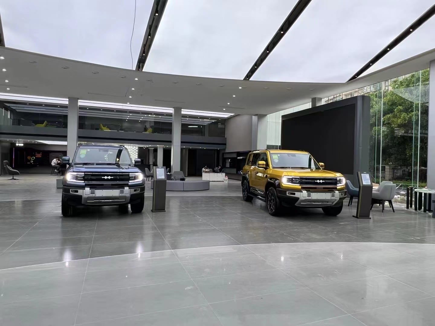 新车展示区