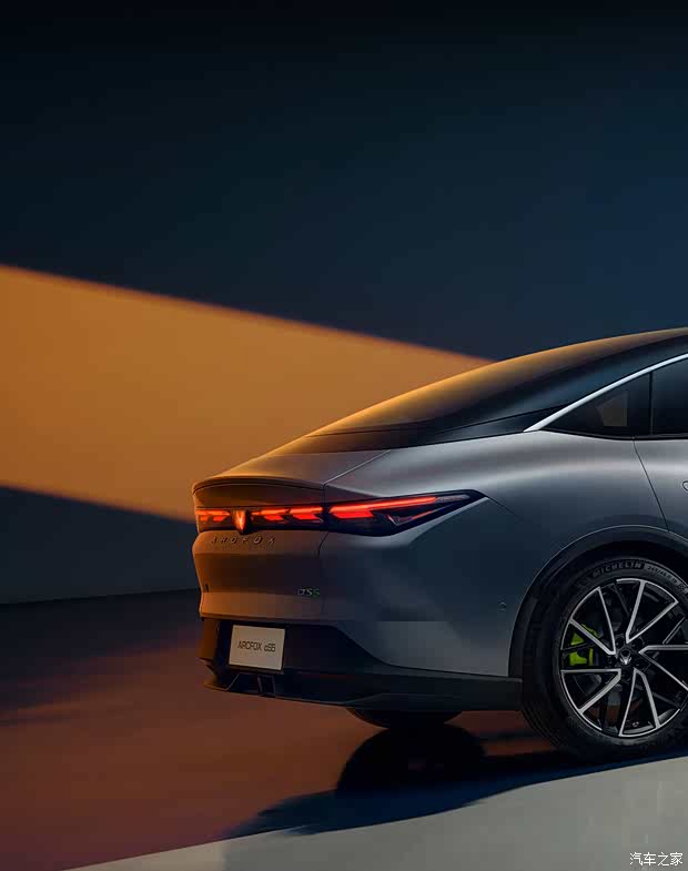 极狐阿尔法s5进入3秒动力平权时代啦