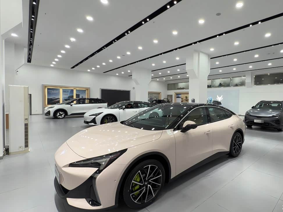 新车展示区