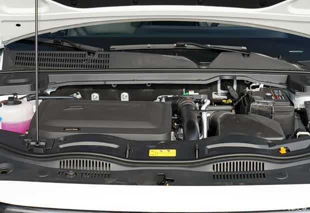 虽然相比第三代车型在动力参数上没有提升,但奔腾b70龙腾版采用了前