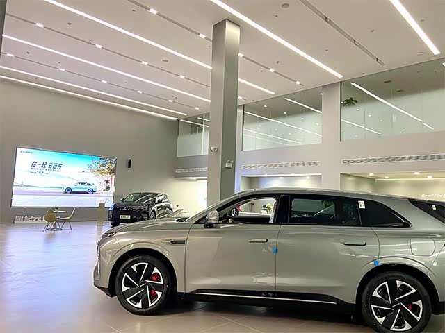 新车展示区