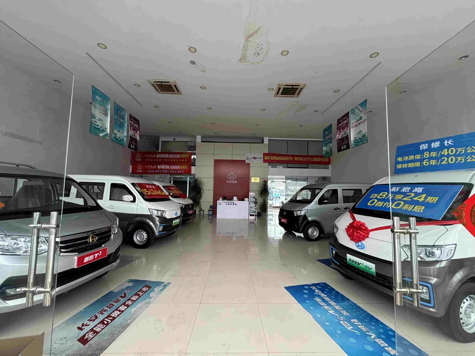 新车展示区