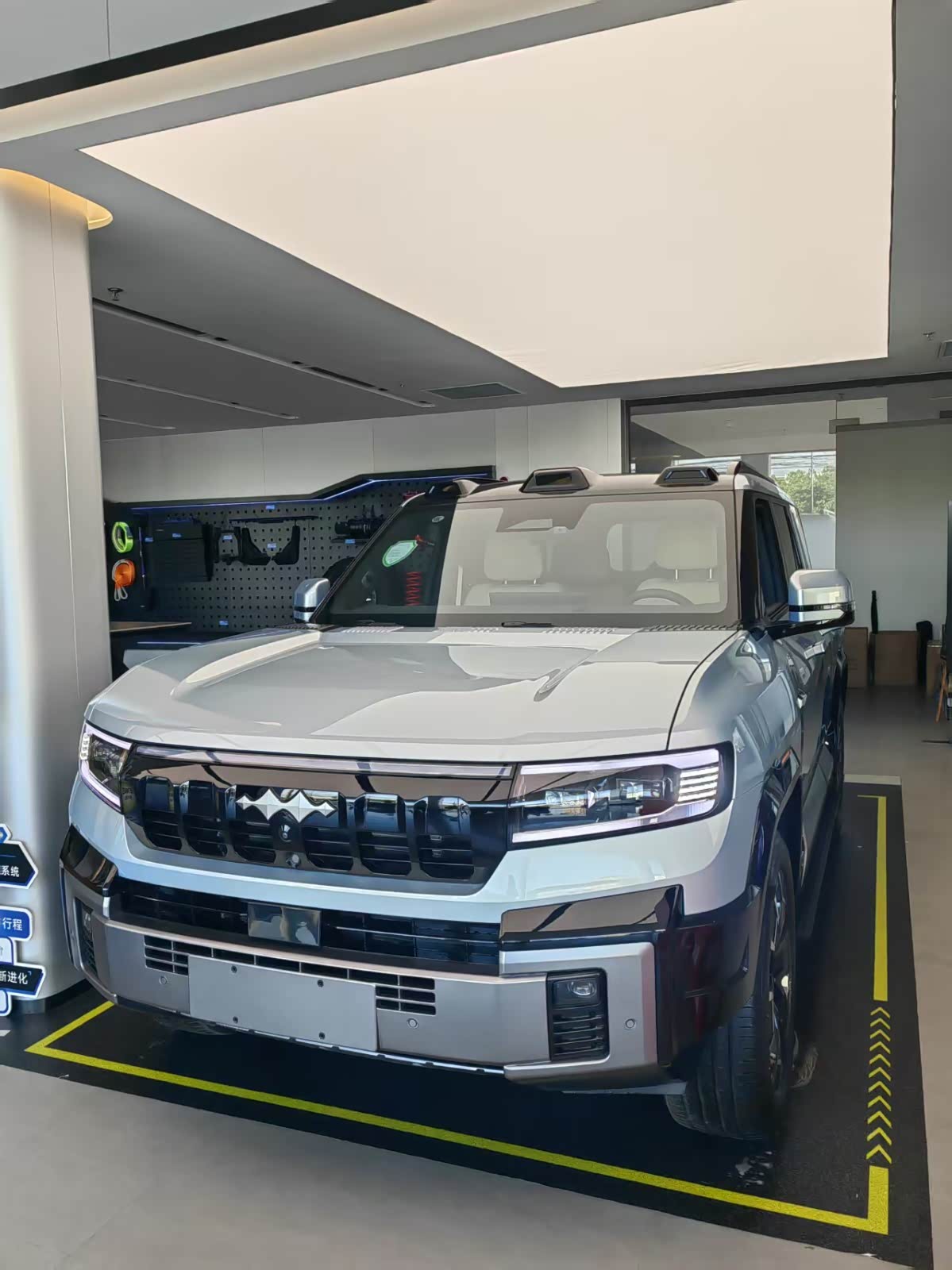 新车展示区