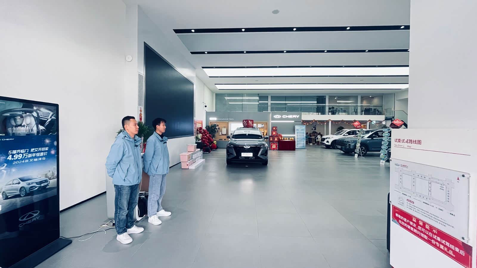 新车展示区