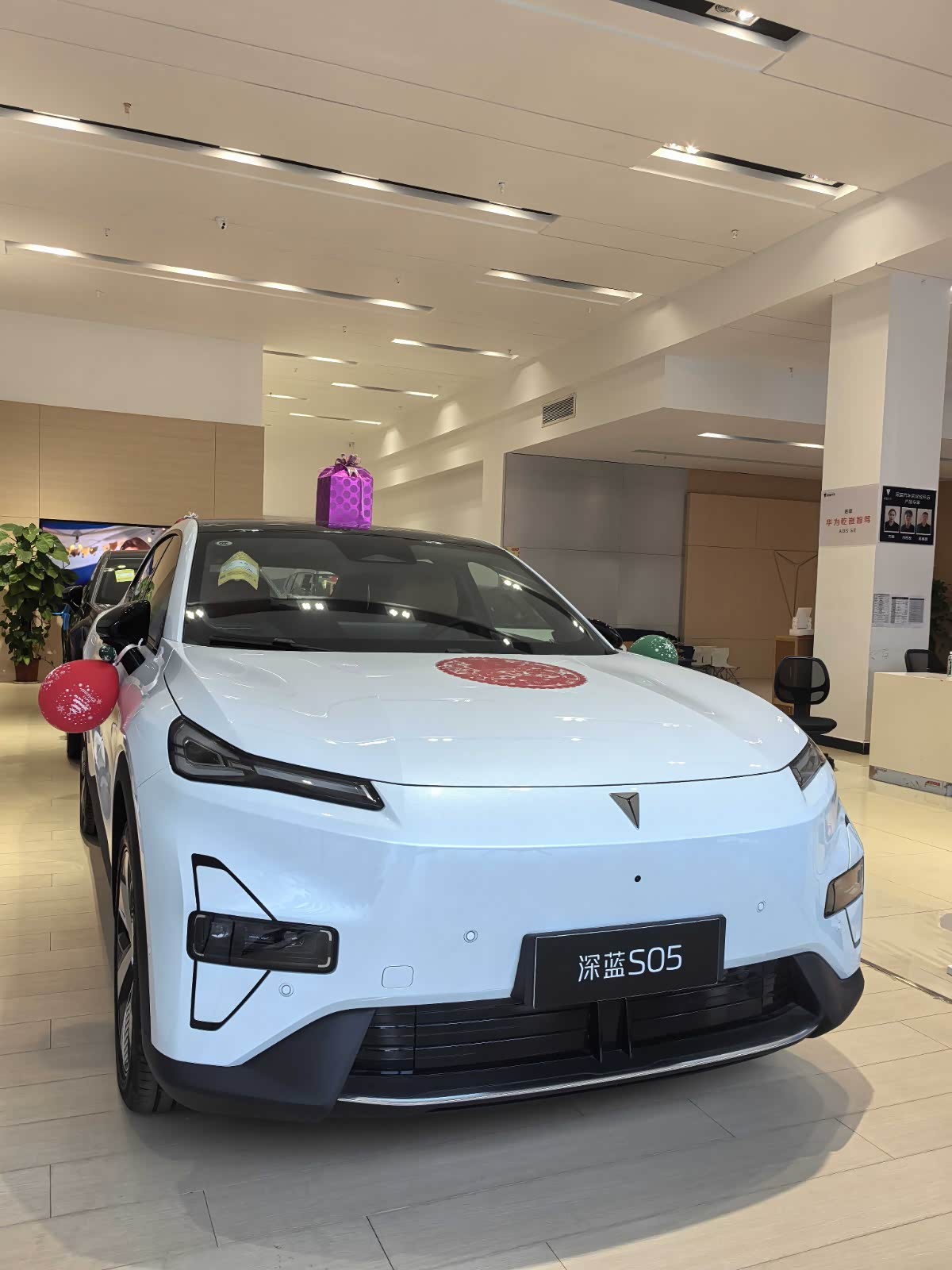 新车展示区