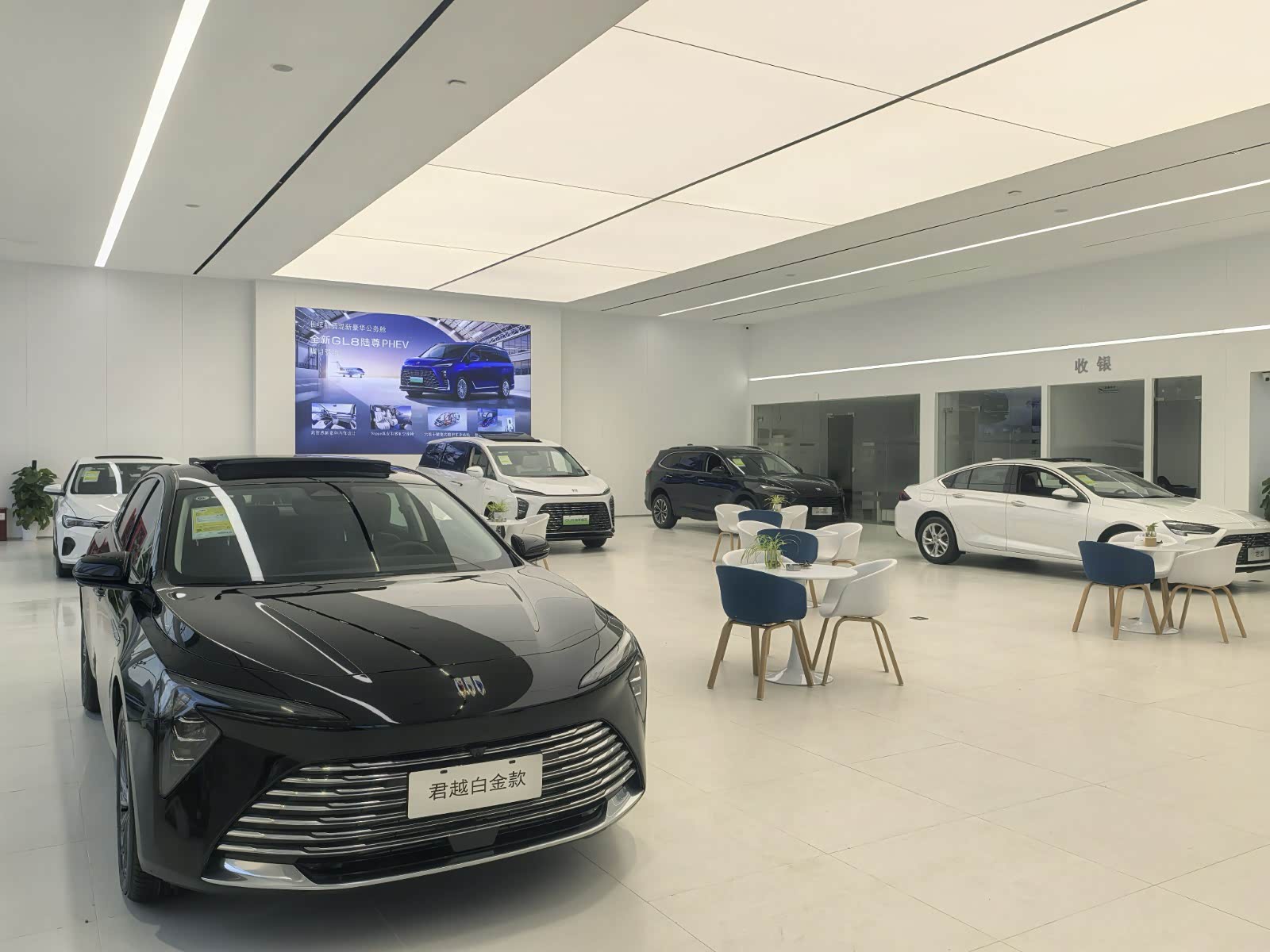 新车展示区