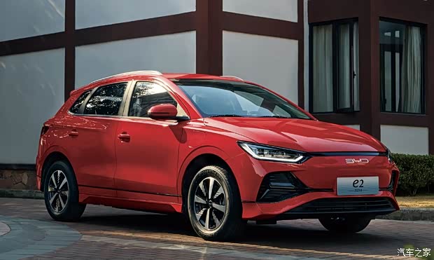 作为比亚迪品牌在电动汽车领域的重要产品,e2承载了比亚迪多年来的