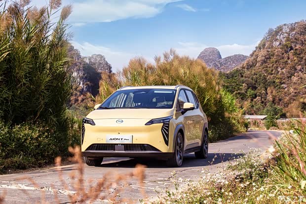 aionyplus星耀上市998万电比油低卷出新高度