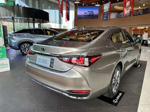 雷克萨斯es200卓越的驾驶体验与品味