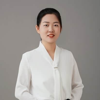 何亚静