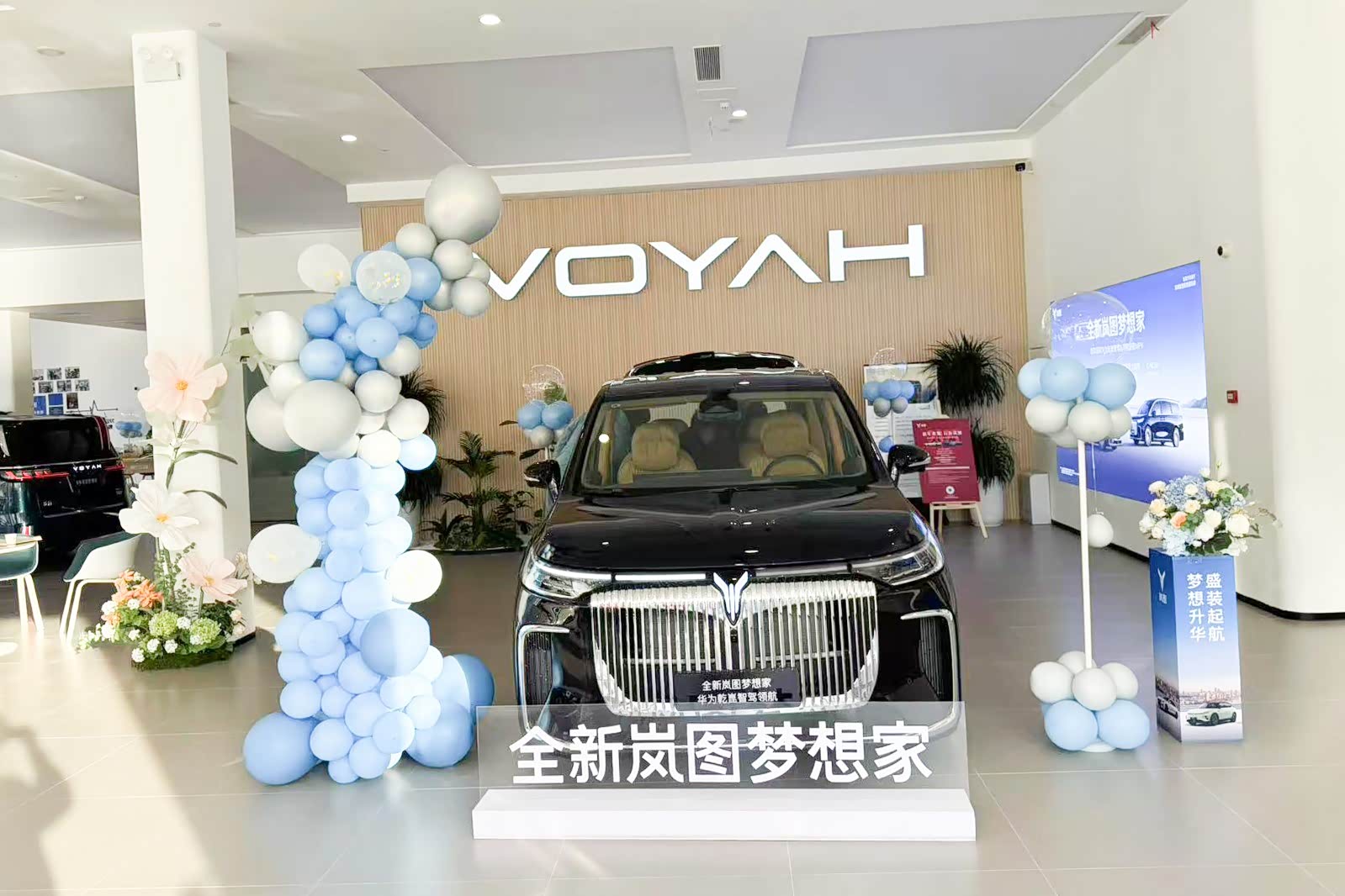新车展示区