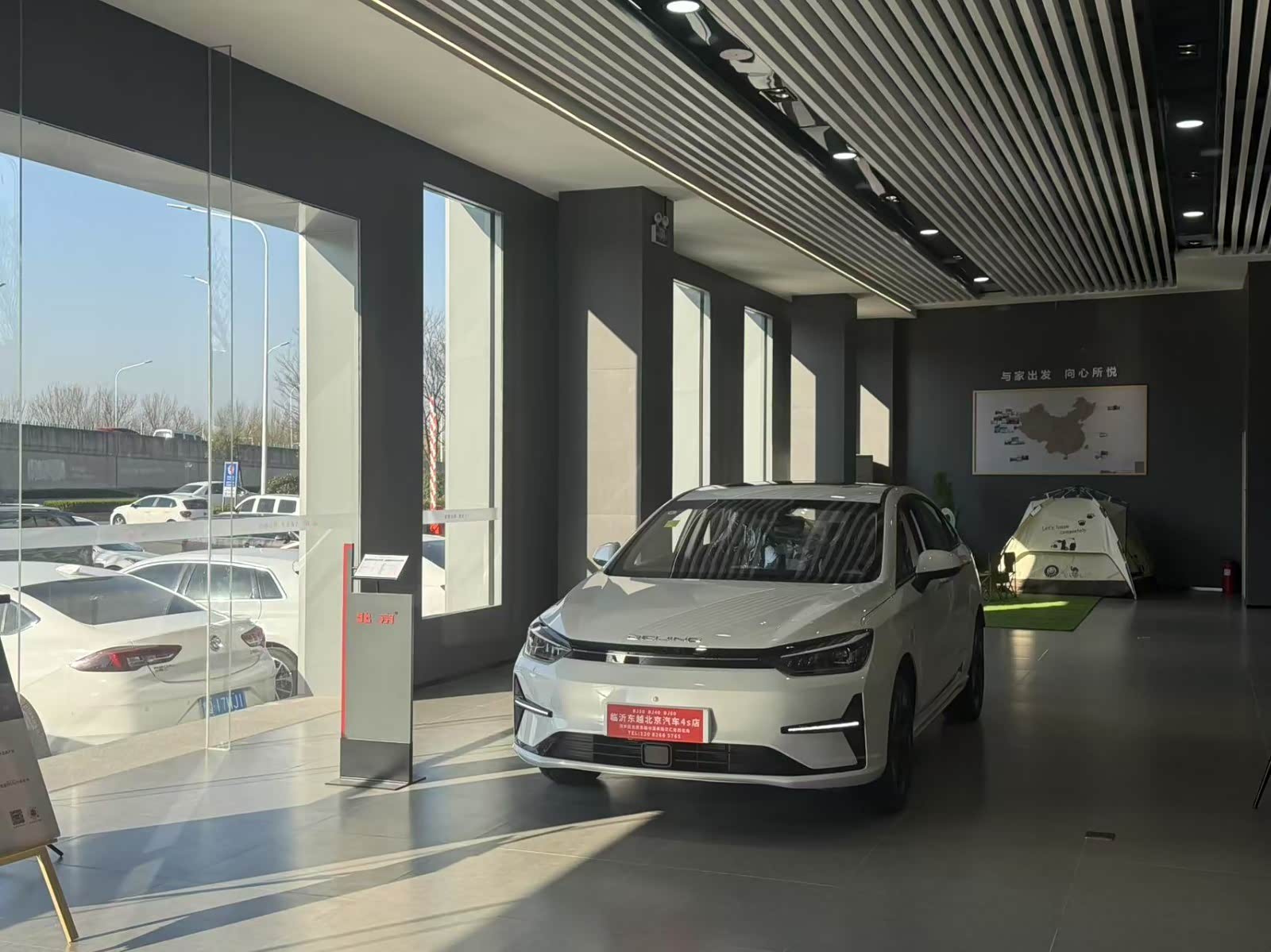 新车展示区