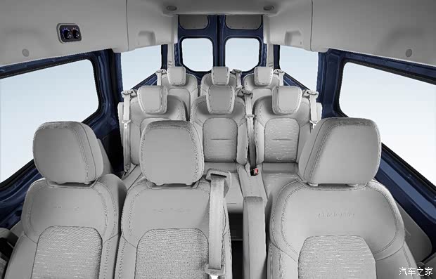而2023款福特新全顺既保证多座位,又有超大后车厢.