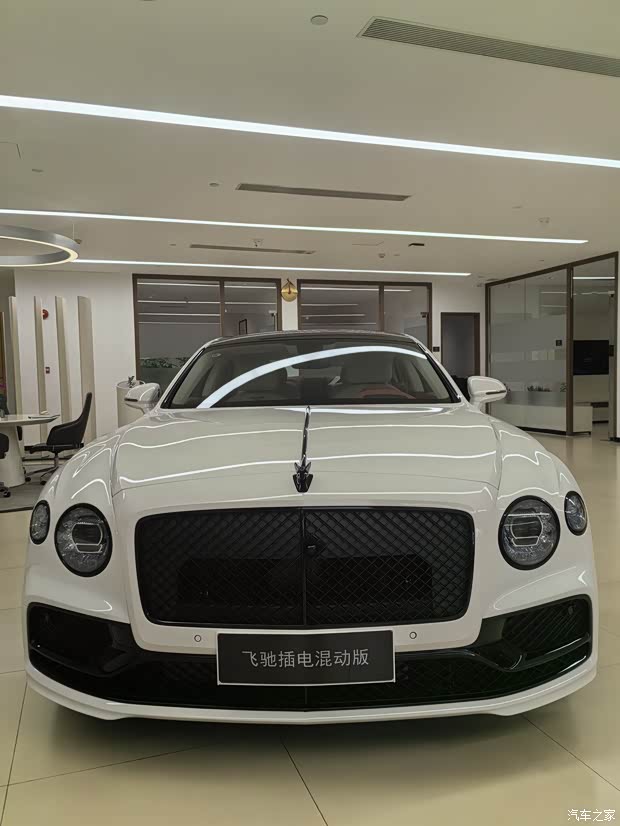 广州鸿粤宾利飞驰混动v6现车欢迎品鉴