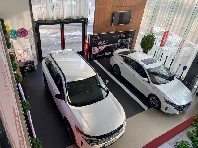 新车展示区