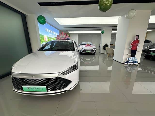 新车展示区