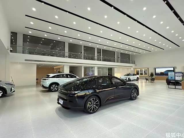 新车展示区