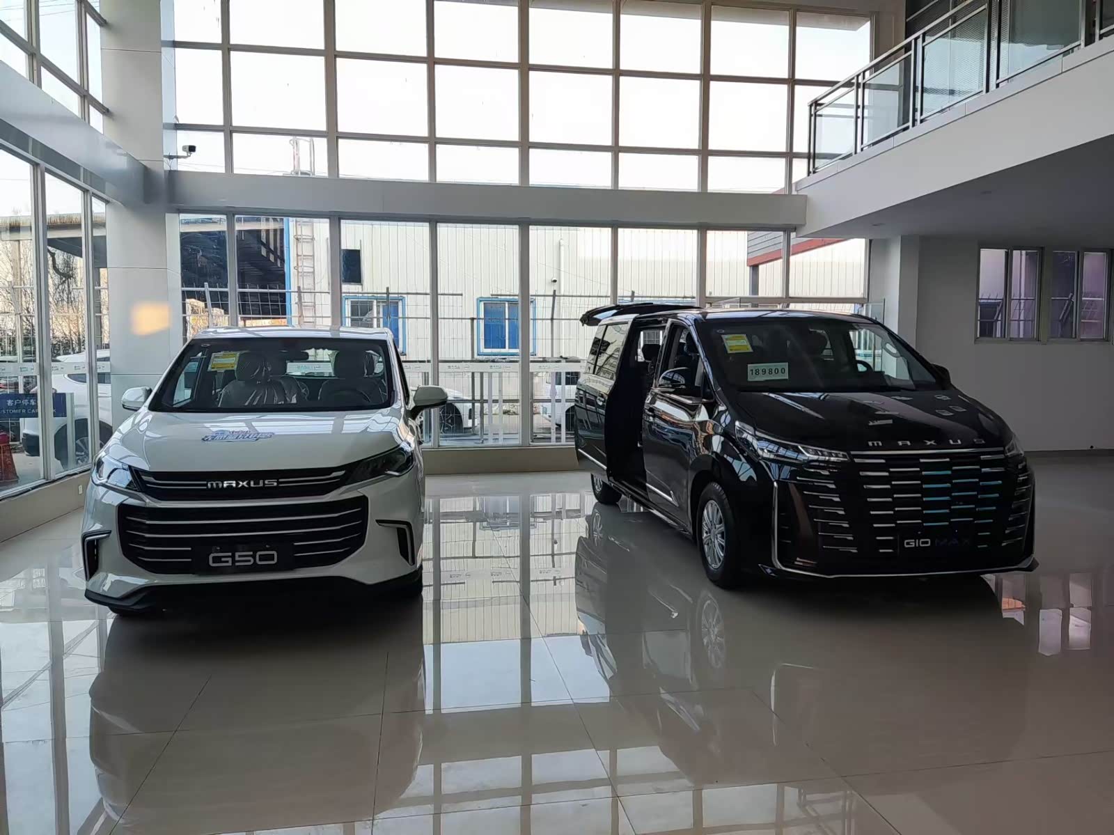 新车展示区