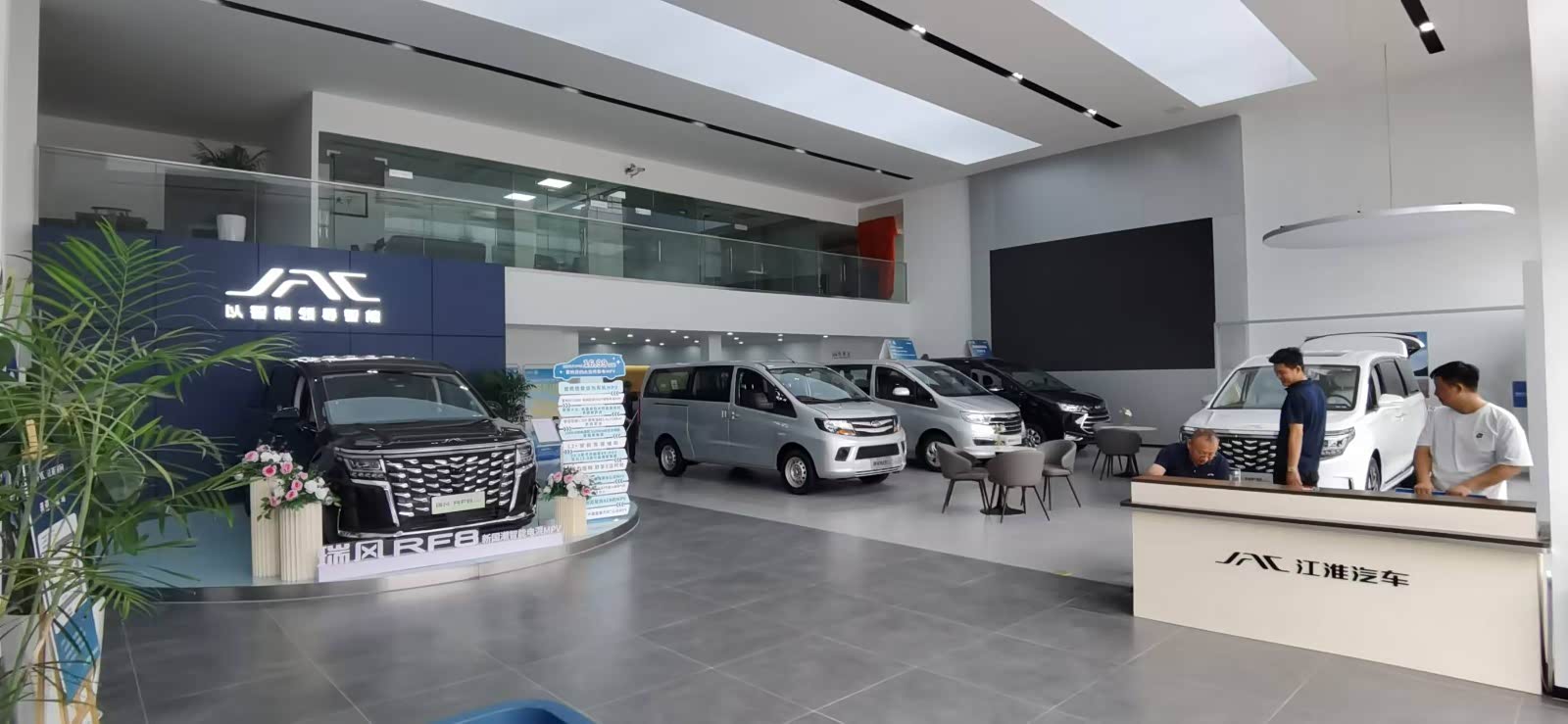 新车展示区