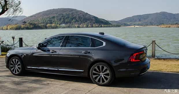 【20多万买豪华中大型轿车 入门款s90配置到底丐不丐_明都富豪沃尔沃