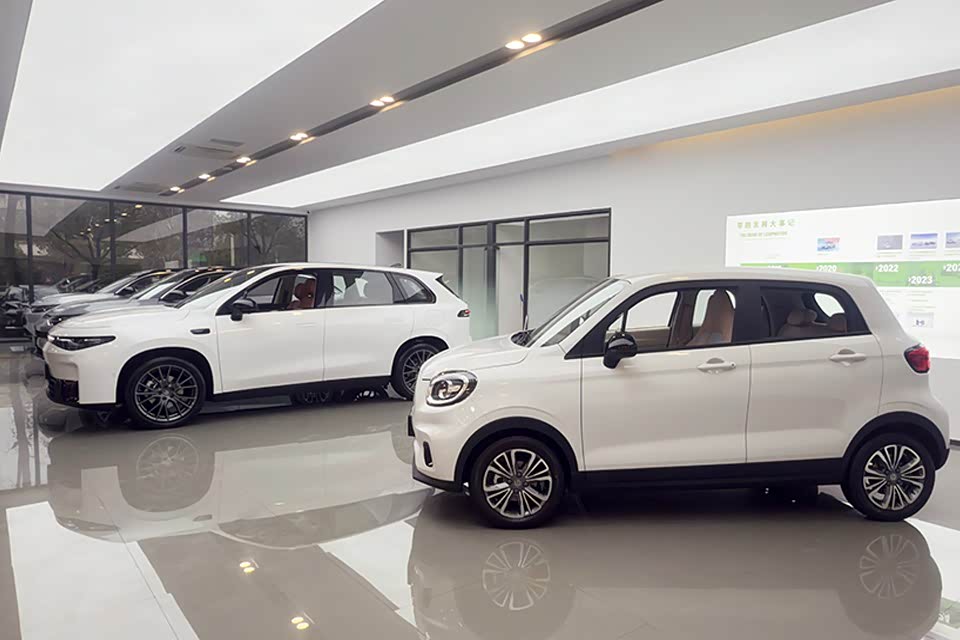 新车展示区