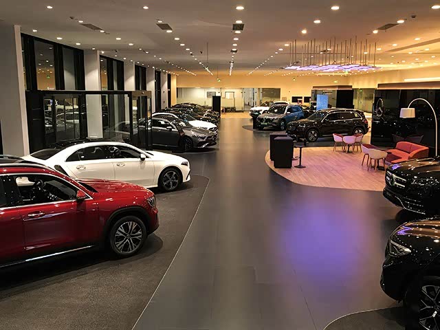 新车展示区