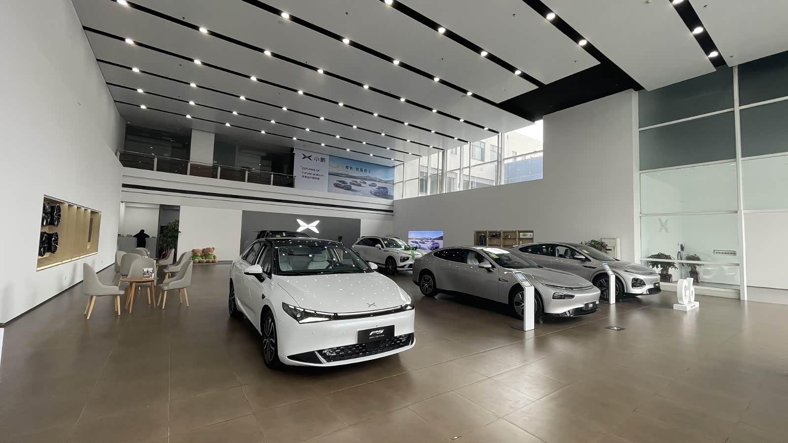 新车展示区