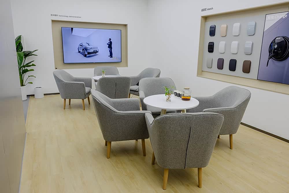 新车展示区