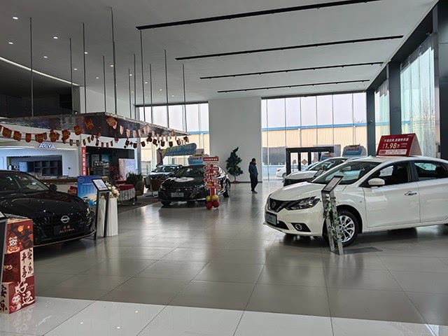 新车展示区