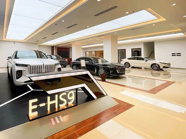 新车展示区