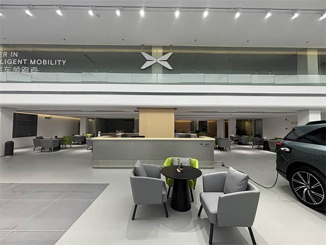 新车展示区