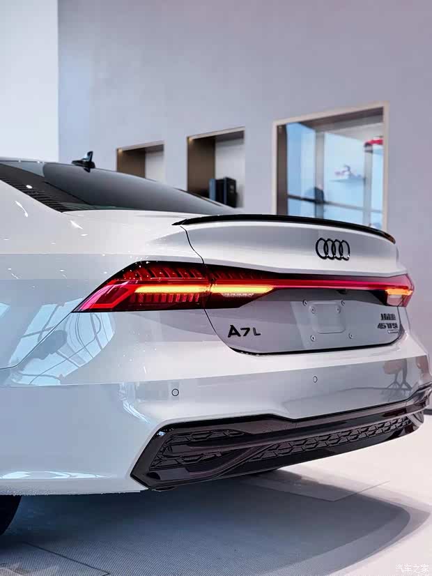 别人的选配我们的标配新上汽奥迪a7l新潮来袭
