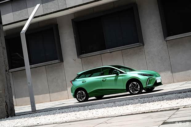 促让操控成为核心要素名爵mg4ev后驱版