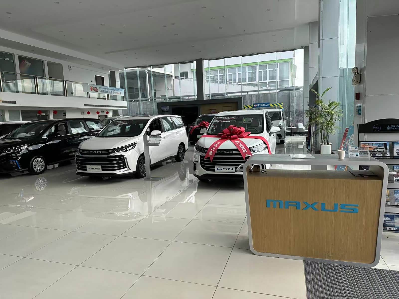 新车展示区