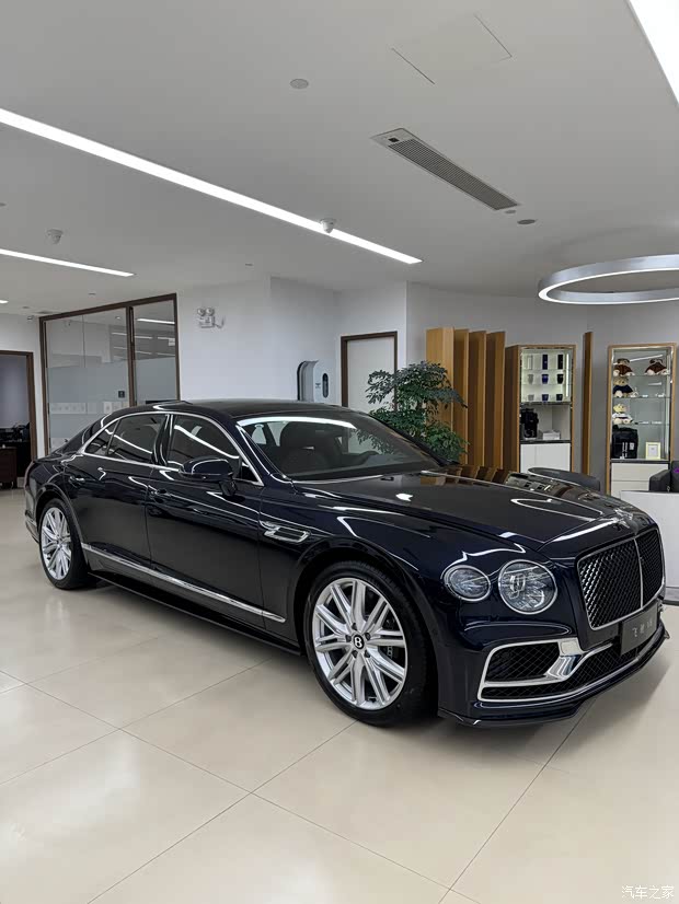 广州鸿粤宾利飞驰v8现车到店欢迎品鉴