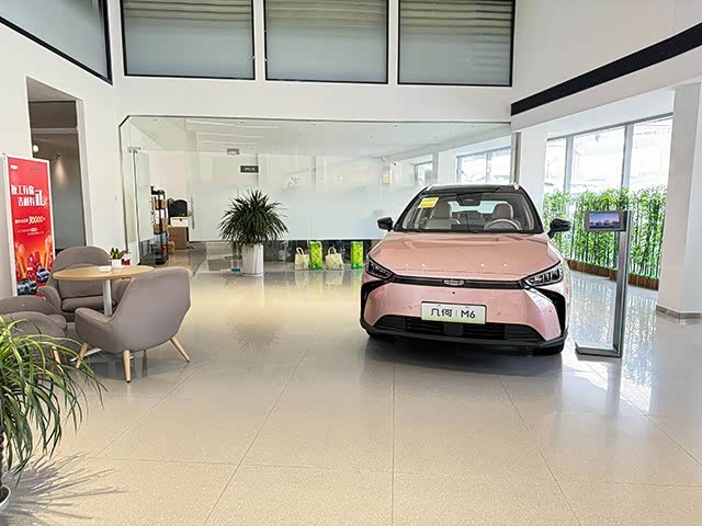 新车展示区