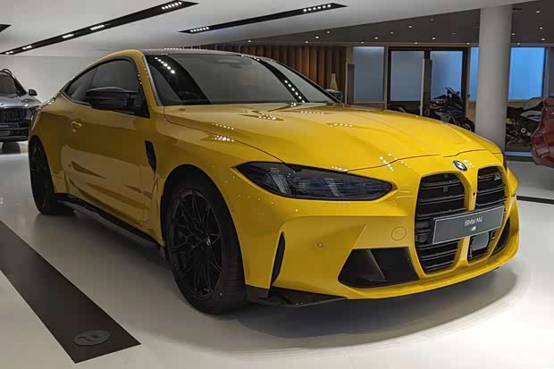 实拍竞速黄车漆宝马新m4